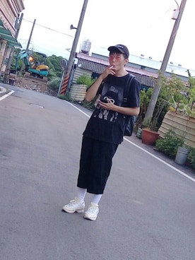「UNIQLO Tシャツ」｜「アイテム（トップス）」を使った、Owen Wu さん（メンズ・174cm）の秋コーディネート