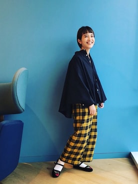 「アイテム（パンツ、イエロー系）」を使った、canae ueharaさん（レディース・162cm）の秋コーディネート