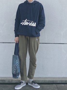 「Champion（チャンピオン）のアイテム（チノパンツ）」を使った、假的俞文乐さん（メンズ・176cm）の秋コーディネート