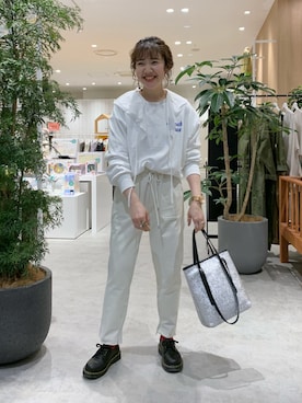 「LAURA DI MAGGIO（ローラディマッジオ）のアイテム」を使った、Rinaさん（レディース・160cm）の春コーディネート