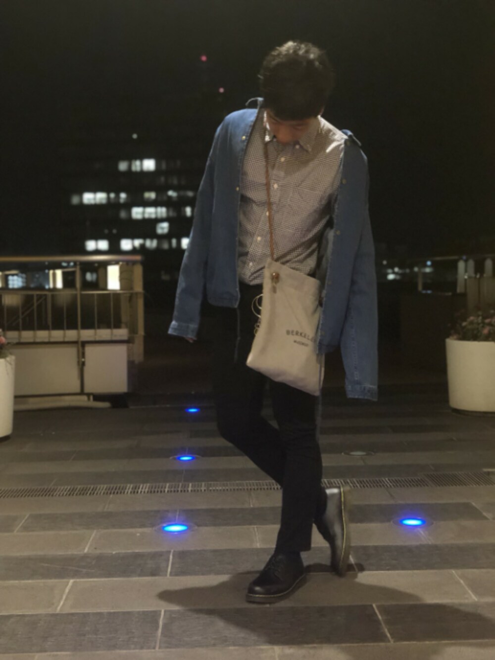 「秋服準備はじめました、秋のコーデ、シンプルコーデ、いいね、save、フォローお願いします🤑、GU、プチプラコーデ、オトナカジュアル」｜「GLOBAL WORKのＣＯＮＥデニムスキニー/719316 （デニムパンツ、ブラック系）」を使った、RYUSEI.さん（メンズ・170cm）の秋コーディネートの1枚目の写真