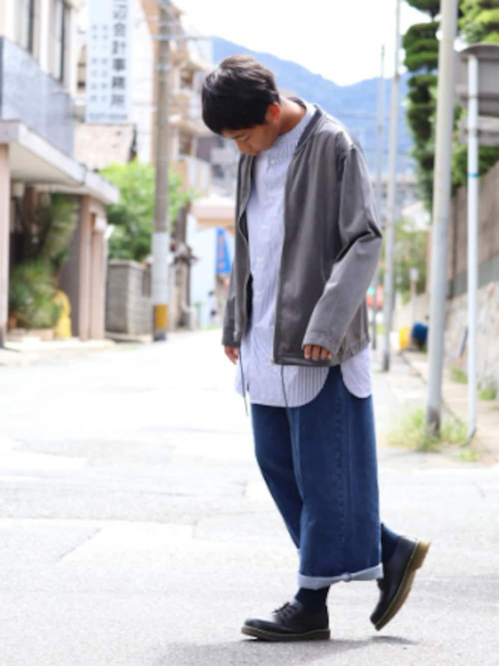 「秋コーデ、きれいめカジュアル、デニム、ワイドパンツ、革靴、ゆるコーデ、秋服準備はじめました」｜「GUの（GU）デニムガウチョパンツ（パンツ、ブルー系）」を使った、RYUSEI.さん（メンズ・170cm）の秋コーディネートの1枚目の写真