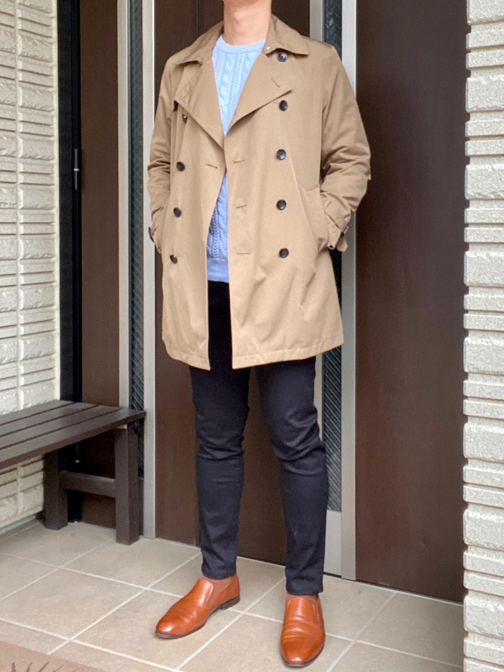 「NANO universeのＴ／Ｃクロスダブルトレンチコート（トレンチコート、ベージュ系）」を使った、YmStさん（メンズ・171cm）の春コーディネートの1枚目の写真