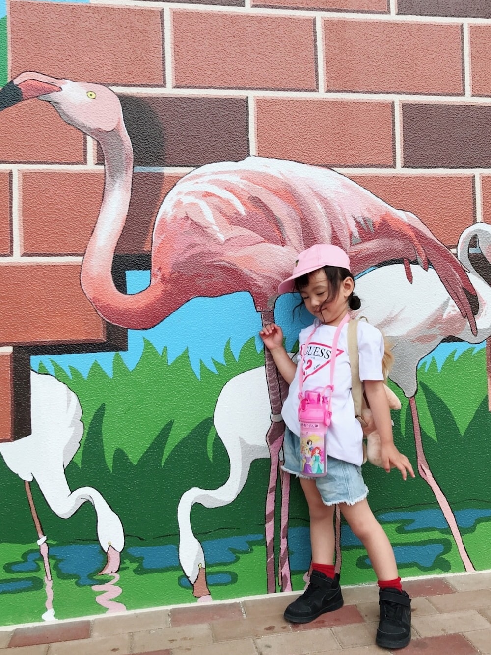 「動物園、guess、NIKE、ナイキスニーカー、ブランシェス、キャンプ、もうすぐ4歳、デニム」｜「Ocean&GroundのベースボールＣＡＰ パインキッズ (48～56cm)（キャップ、ピンク系）」を使った、momoさん（キッズ・110cm）の春コーディネートの1枚目の写真