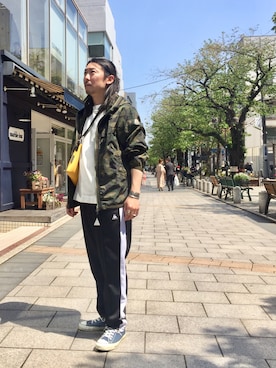 「アイテム（ボディバッグ/ウエストポーチ、イエロー系）」を使った、masaさん（メンズ・166cm）の春コーディネート