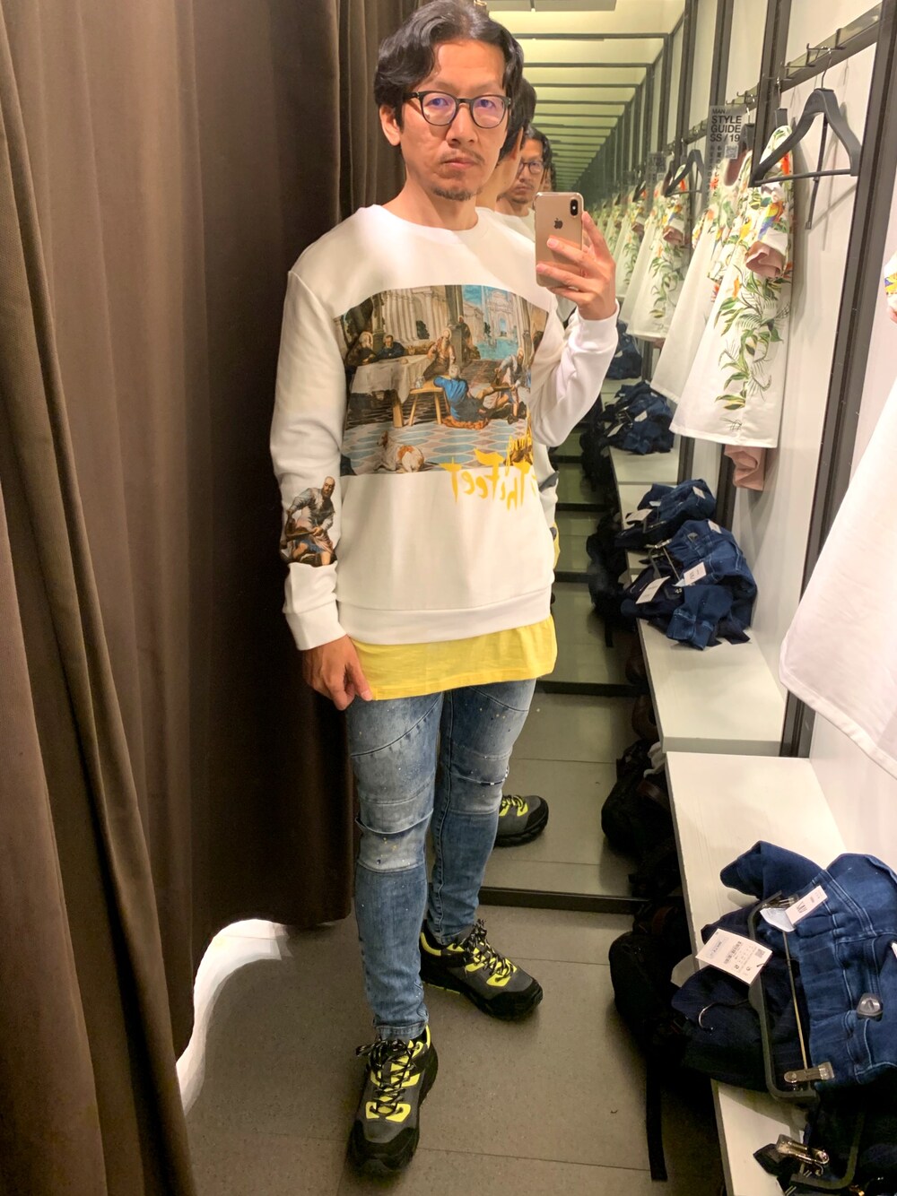 「平成最後のWEARISTAセンバツ、オトナカジュアル、お洒落さんとつながりたい、スキニーデニム、ダッドスニーカー、ZARA、絵画、レイヤードスタイル、イエロー、春」｜「ZARAのアイテム（Tシャツ/カットソー、ホワイト系）」を使った、☠️HiRoC☠️さん（メンズ・171cm）の春コーディネートの1枚目の写真