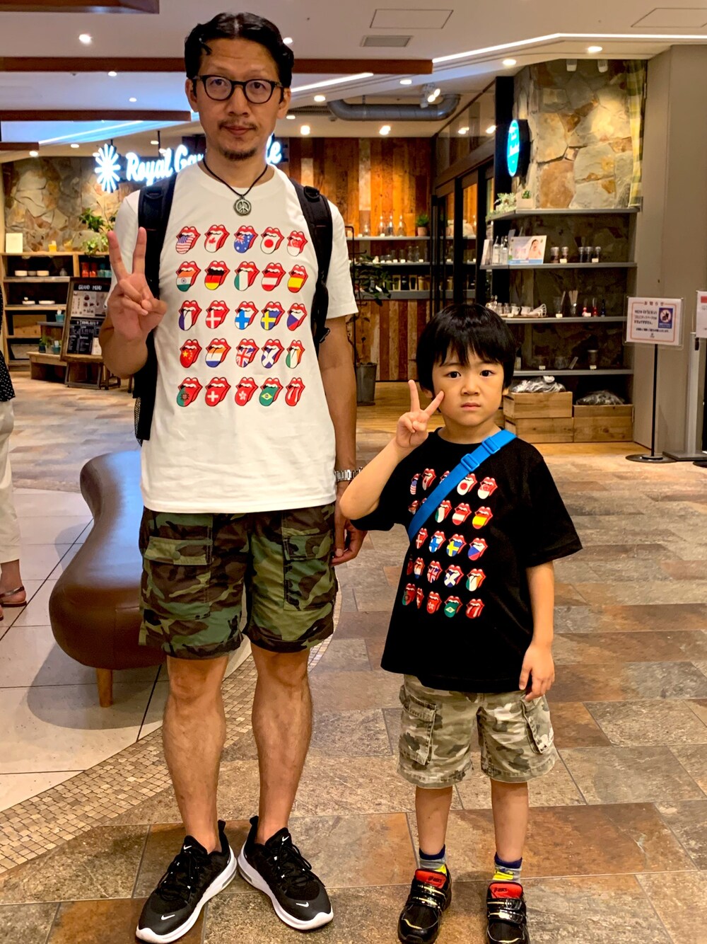 「夏だ！Tシャツ着よう！、カジュアル、ナイキ、GU、ロック、おやこーで。、親子コーデ、おしゃれさんと繋がりたい、迷彩、カモフラ」｜「GUのアイテム（Tシャツ/カットソー、ホワイト系）」を使った、☠️HiRoC☠️さん（メンズ・171cm）の夏コーディネートの1枚目の写真
