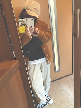 「CONVERSE（コンバース）のCONVERSE コンバース オール スター オックス / ALL STAR OX(BLACK) 32160321（スニーカー）」を使った、amihさん（レディース・157cm・20代）の冬コーディネート