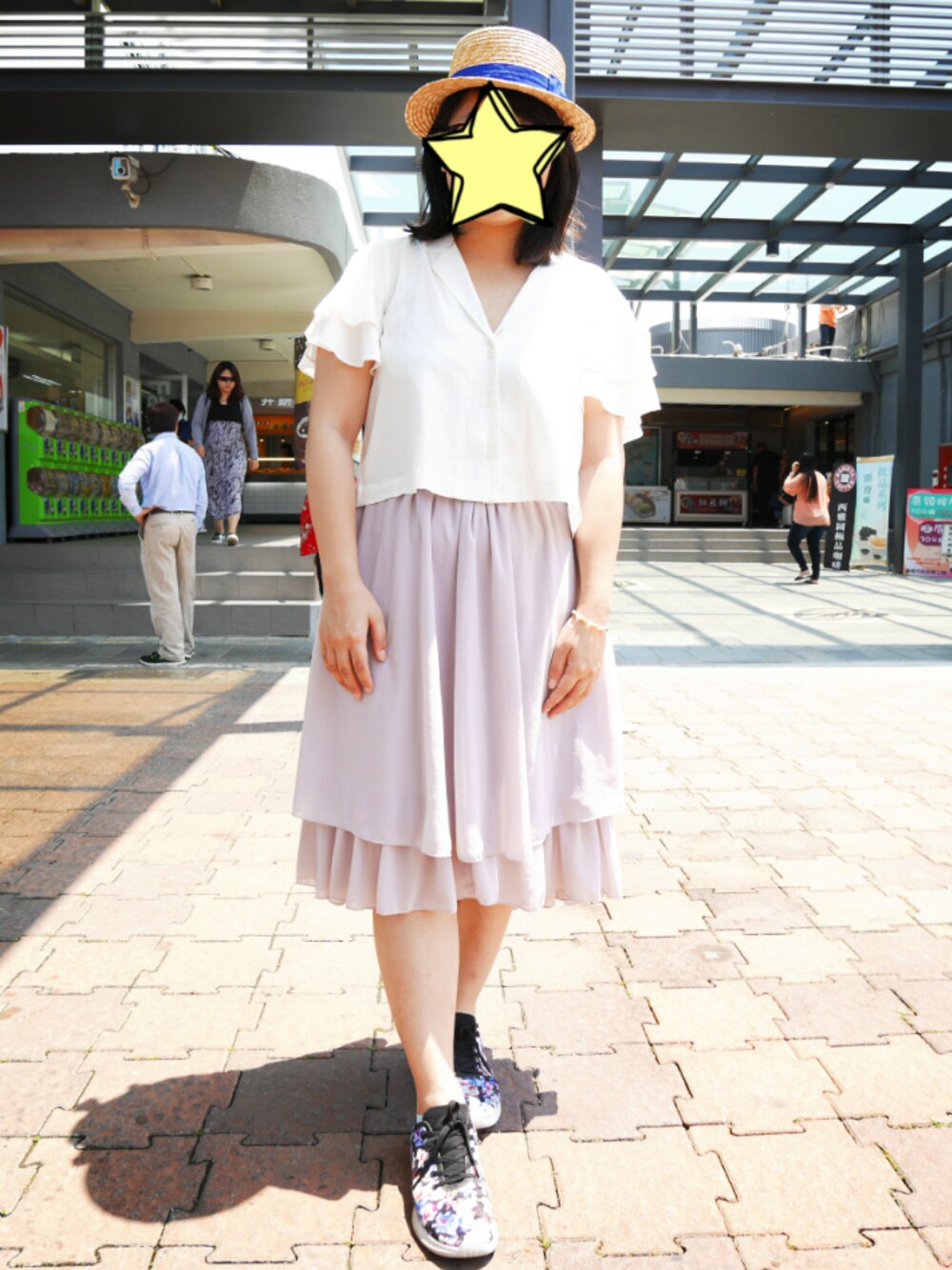 「TOPSHOPのアイテム（シャツ/ブラウス、ホワイト系）」を使った、linlinさん（レディース・160cm）の春コーディネートの1枚目の写真
