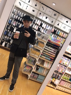 Eason"大旅行家🌎さんのコーディネート