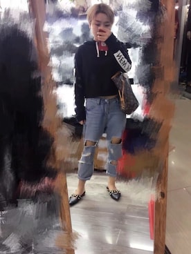 「LOUIS VUITTON（ルイヴィトン）のアイテム（ショルダーバッグ、ブラウン系）」を使った、D大娱乐家さん（レディース・153cm）の春コーディネート