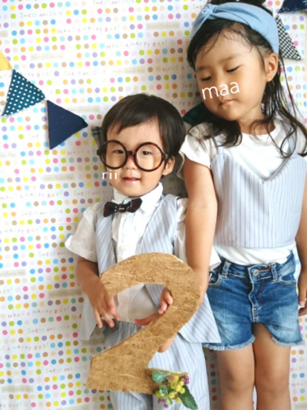 「姉弟、お誕生日おめでとう！、2歳、handmade、ハンドメイド、ベスト、蝶ネクタイ、ビスチェ、ストライプ、丸メガネ」｜「2歳👦のアイテム（その他、グレー系）」を使った、marionさん（キッズ・100cm）の夏コーディネートの1枚目の写真