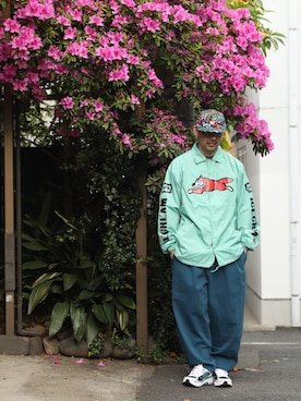 「花柄」｜「アイテム（ナイロンジャケット）」を使った、Dジロさんさん（メンズ・175cm）の春コーディネート