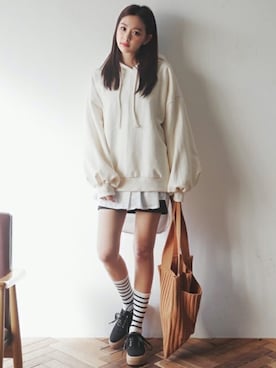 「DHOLIC（ディーホリック）のアイテム（パーカー）」を使った、ディーホリックさん（レディース・169cm）の冬コーディネート