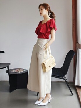 「アイテム（タンクトップ、レッド系）」を使った、ディーホリックさん（レディース・169cm）の春コーディネート