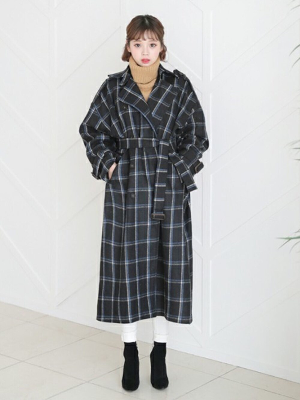 その他のその他アウター、ベージュ系のニット/セーターを着用したレディースの冬コーディネートの1枚目の写真