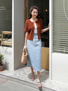 「DHOLIC（ディーホリック）のアイテム（デニムスカート）」を使った、ディーホリックさん（レディース・165cm）の春コーディネート