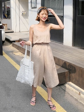 「アイテム（つなぎ/オールインワン、ベージュ系）」を使った、ディーホリックさん（レディース・165cm）の夏コーディネート