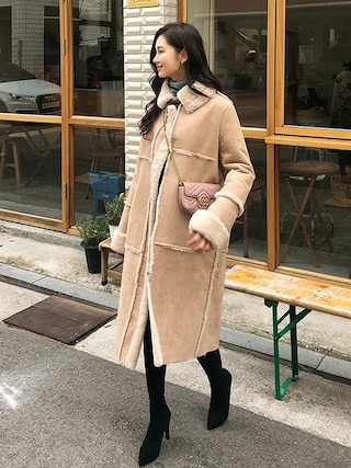 DHOLIC（ディーホリック）の「ネックベルトフェイクムートンコート