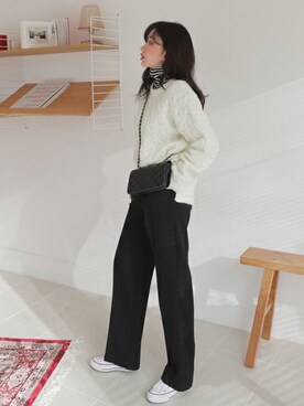 「アイテム（Tシャツ/カットソー、ブラック系）」を使った、ディーホリックさん（レディース・165cm）の冬コーディネート