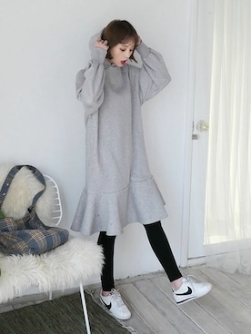 「スウェットワンピース」｜「アイテム（Tシャツ/カットソー）」を使った、ディーホリックさん（レディース・165cm）の冬コーディネート