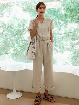 「アイテム（つなぎ/オールインワン、ベージュ系）」を使った、ディーホリックさん（レディース・160cm）の夏コーディネート
