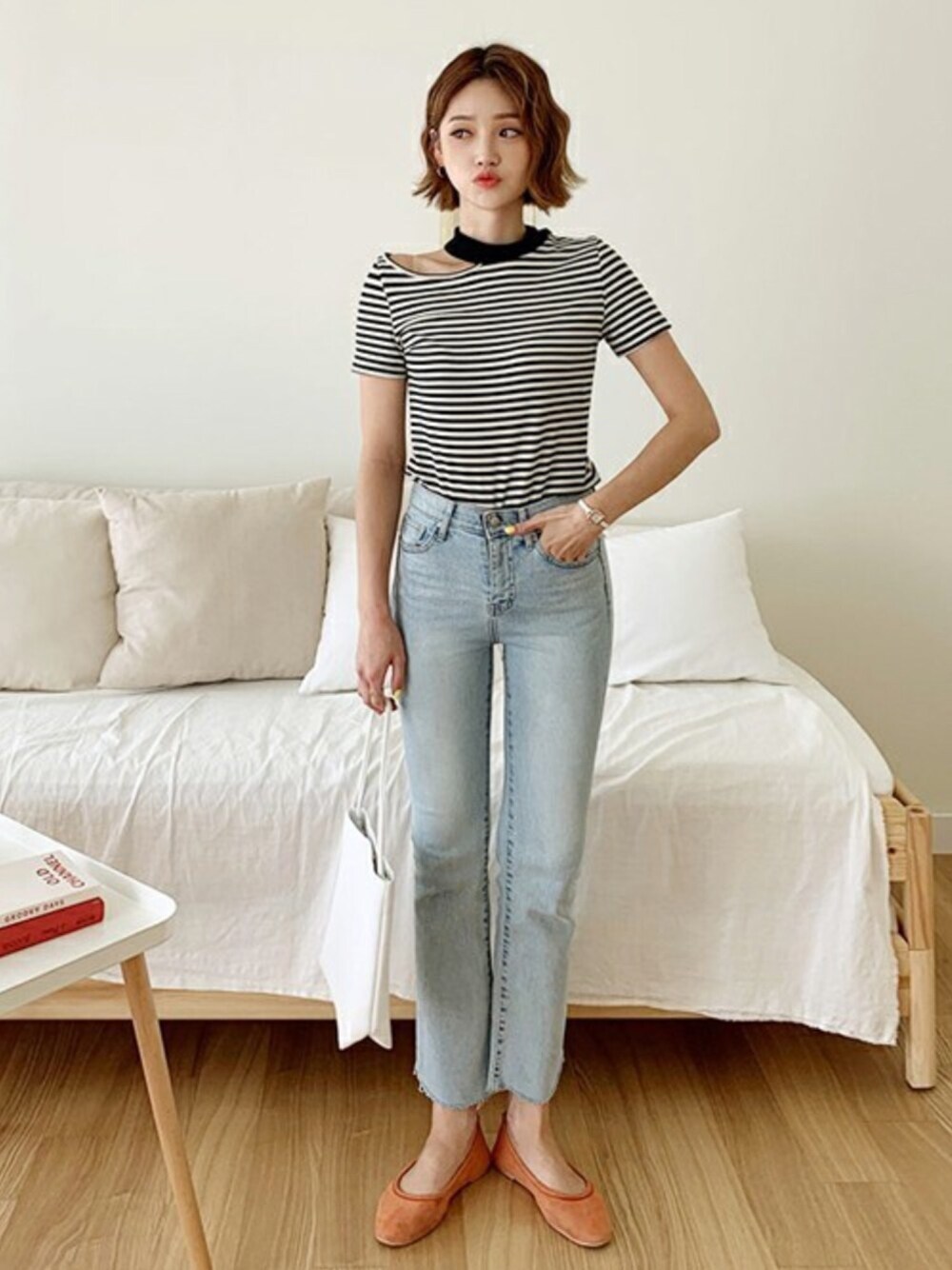 その他のTシャツ/カットソーを着用したレディースの夏コーディネートの1枚目の写真