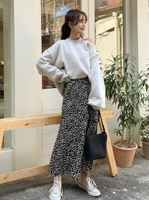 近藤千尋｜LOEWEのショルダーバッグを使ったコーディネート - WEAR