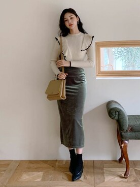 「ベロアスカート」｜「アイテム（パンプス）」を使った、ディーホリックさん（レディース・163cm）の秋コーディネート