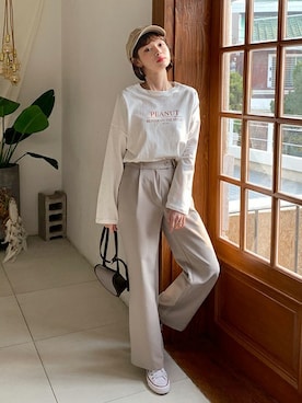 「アイテム（スラックス、ベージュ系）」を使った、ディーホリックさん（レディース・163cm）の冬コーディネート