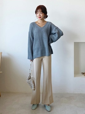 「アイテム（スラックス、ベージュ系）」を使った、ディーホリックさん（レディース・163cm）の冬コーディネート