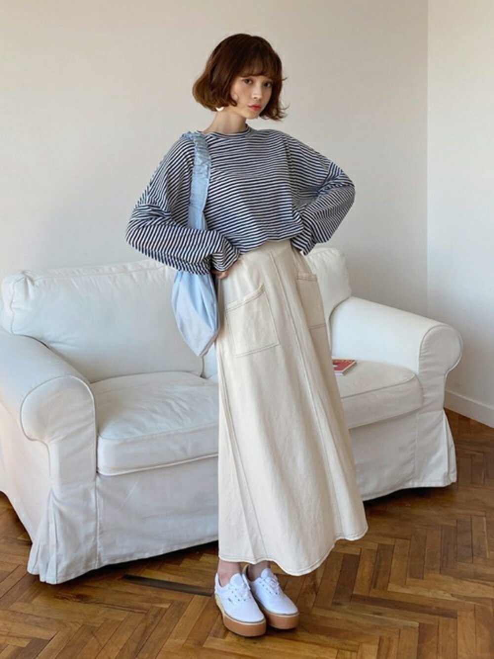 「ボーダー、ホワイト、dholic、大人カジュアル、ロングスカート、春コーデ、カジュアルコーデ、coordinate」｜「DHOLICのボクシーボーダーTシャツ（Tシャツ/カットソー、ブルー系）」を使った、ディーホリックさん（レディース・165cm）の春コーディネートの1枚目の写真