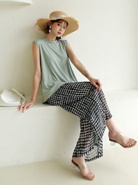 「DHOLIC（ディーホリック）のアイテム（Tシャツ/カットソー）」を使った、ディーホリックさん（レディース・165cm）の夏コーディネート