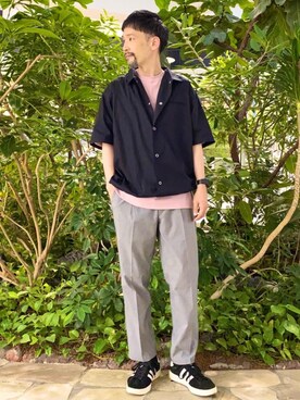 「USAコットン」｜「アイテム（スラックス）」を使った、coenむらたさん（メンズ・173cm）の春コーディネート