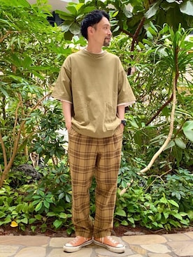 「coen（コーエン）のアイテム（スラックス）」を使った、coenむらたさん（メンズ・173cm）の春コーディネート