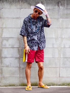 「STORES.jp（ストアーズドットジェーピー）のアイテム（シャツ/ブラウス）」を使った、PUBLICATIONさん（メンズ・168cm）の夏コーディネート