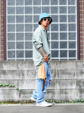 「STORES.jp（ストアーズドットジェーピー）のアイテム（Tシャツ/カットソー）」を使った、PUBLICATIONさん（メンズ・168cm）の夏コーディネート