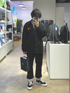 「休闲」｜「アイテム（メッセンジャーバッグ）」を使った、吉士汉堡さん（メンズ・165cm）の冬コーディネート