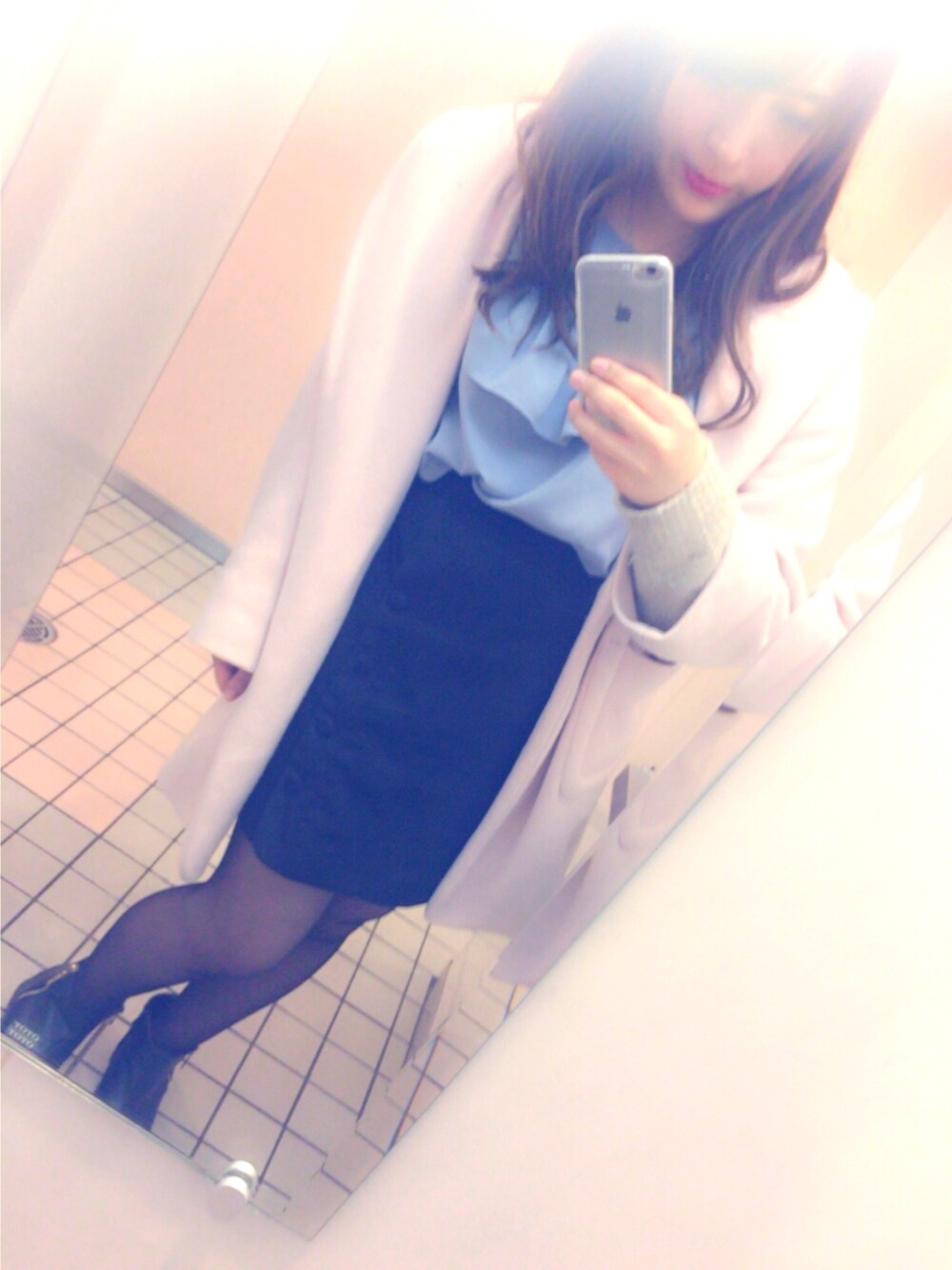 「w closetのアイテム（スカート、ブラック系）」を使った、shellymayさん（レディース・162cm）の冬コーディネートの1枚目の写真