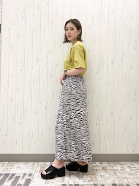 「Aラインスカート」｜「アイテム（サンダル）」を使った、momomiさん（レディース・161cm）の春コーディネート