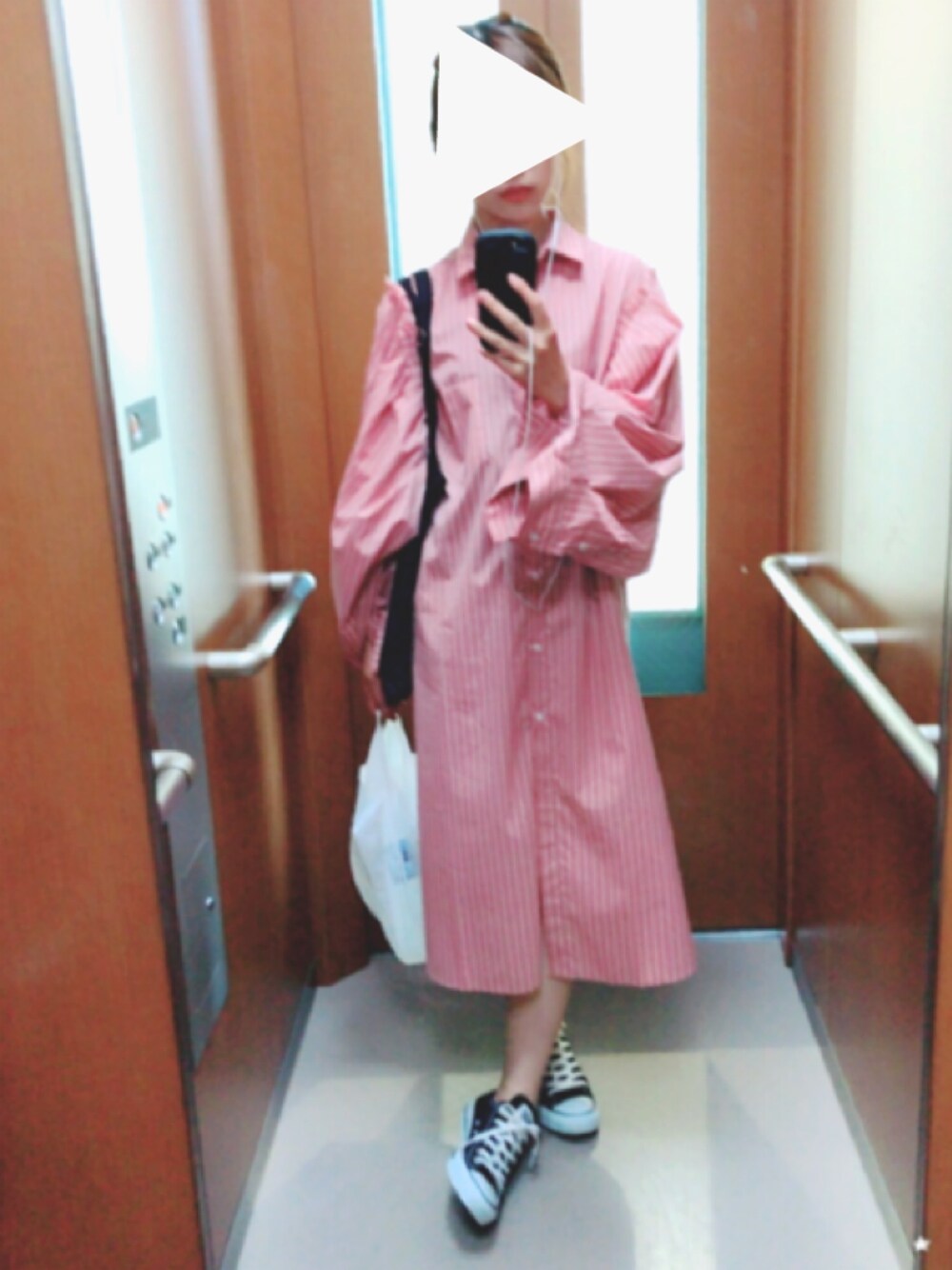 「由比ヶ浜」｜「STYLENANDAのアイテム（シャツワンピース、ピンク系）」を使った、ユウキさん（レディース・162cm）の夏コーディネートの1枚目の写真