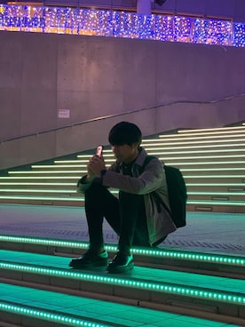 「LACOSTE」｜「アイテム（アナログ腕時計）」を使った、たくみさん（メンズ・180cm）の秋コーディネート