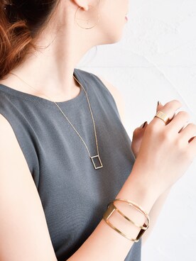 「Phoebe（フィービィー）のアイテム（アクセサリー）」を使った、JEWEL ADDICT STAFFさん（レディース・165cm）の夏コーディネート