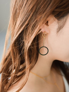 「Phoebe（フィービィー）のアイテム」を使った、JEWEL ADDICT STAFFさん（レディース・165cm）の秋コーディネート