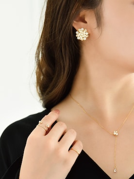 「アイテム（ゴールド系）」を使った、JEWEL ADDICT STAFFさん（レディース・165cm）の冬コーディネート