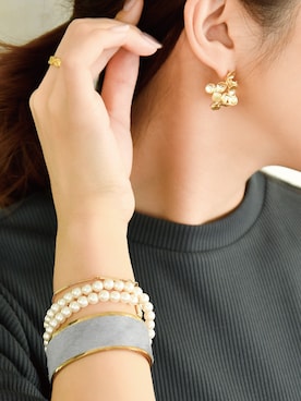 「ゴールドアクセ」｜JEWEL ADDICT STAFFさん（レディース・165cm）の秋コーディネート