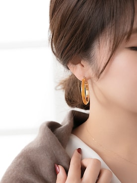 「Phoebe（フィービィー）のアイテム（アクセサリー）」を使った、JEWEL ADDICT STAFFさん（レディース・165cm）の冬コーディネート