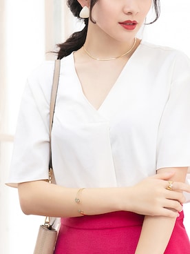 「アイテム（ゴールド系）」を使った、JEWEL ADDICT STAFFさん（レディース・165cm）の冬コーディネート