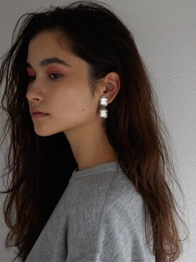 「アイテム（イヤリング（片耳用））」を使った、JEWEL ADDICT STAFFさん（レディース・165cm）の春コーディネート