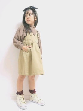 「MAKE YOUR DAY（メイクユアデイ）のアイテム（ジャンパースカート、ベージュ系）」を使った、ton103wearさん（キッズ・110cm）の秋コーディネート